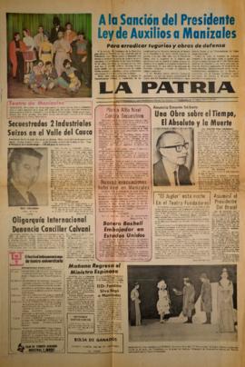Notas y fotografías de prensa sobre el segundo Festival Latinoamericano de Teatro Universitario d...